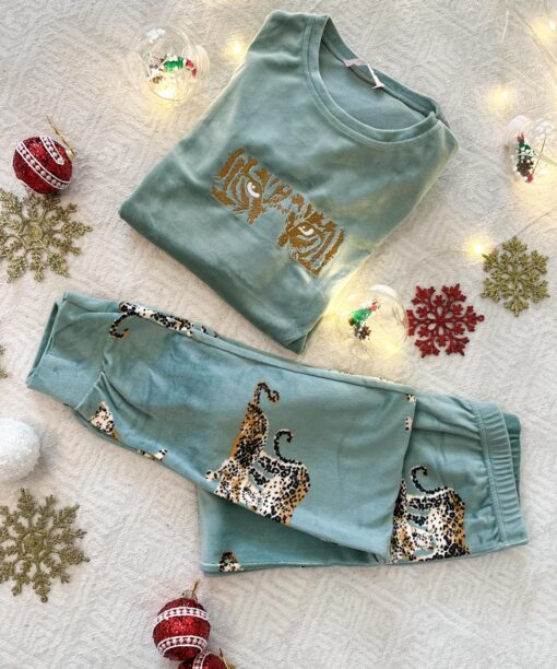 Pyjama Velours Vert Doux Tigre