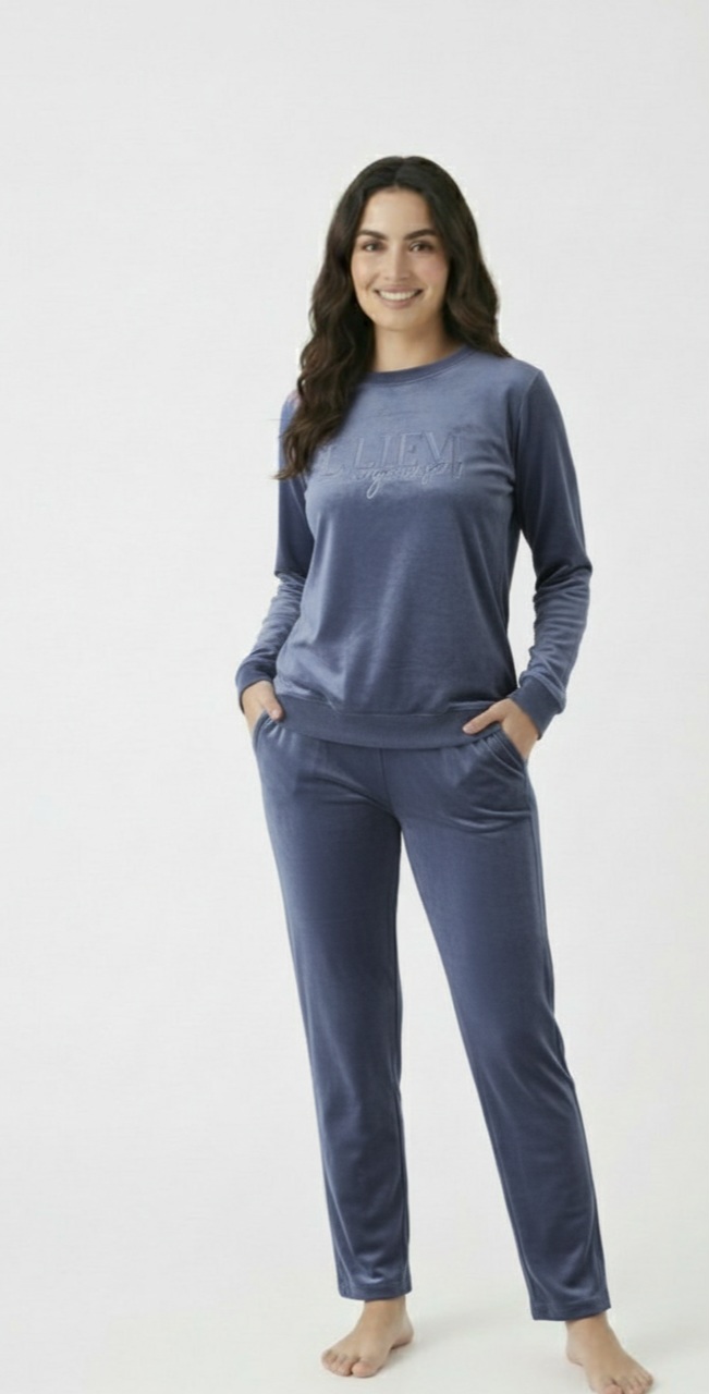 1766490986071 Pyjama Velours Bleu "Believe In Yourself " – Image 1