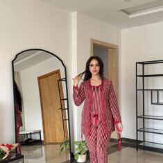 Pyjama 3 Pièces Velours Soft Rouge Rayé en Blanc