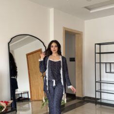 Pyjama 3 Pièces Velours Soft Bleu Marine Pointillé  en Blanc