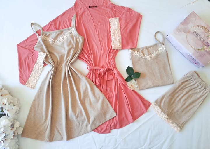 IMG-20250120-WA0021 Pyjama 4 Pièces Corail & Beige – Image 1