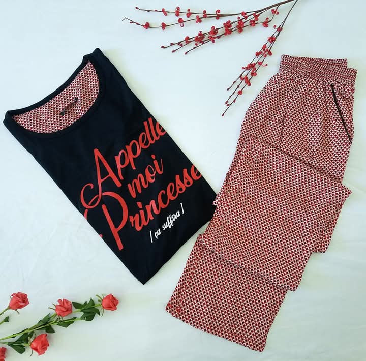 IMG-20250416-WA0063 Pyjama Coton & Satin Noir & Rouge "Appelle Moi Princesse" – Image 1