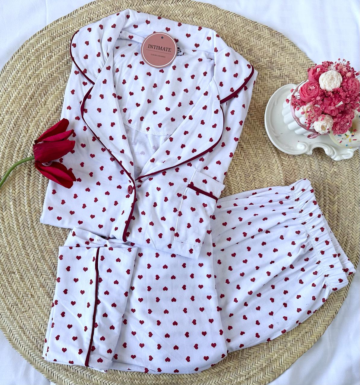 IMG-20250604-WA0017 Pyjama Chemise Demi Manches Coton Blanc Pointillé Rouge – Image 1