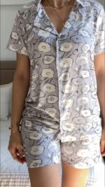 Pyjama Chemise et Short Coton Gris Imprimé Fleurs – Image 2
