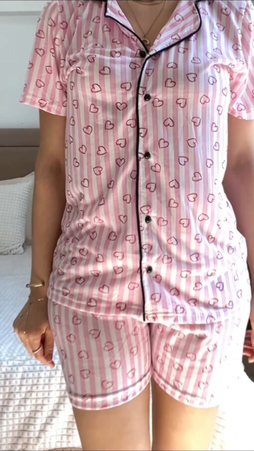 Pyjama Chemise et Short Coton Rayé Rose Imprimé Cœurs – Image 2