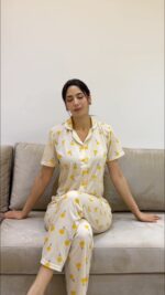 Pyjama Chemise Demi Manches Coton Jaune Imprimé Fleurs – Image 2