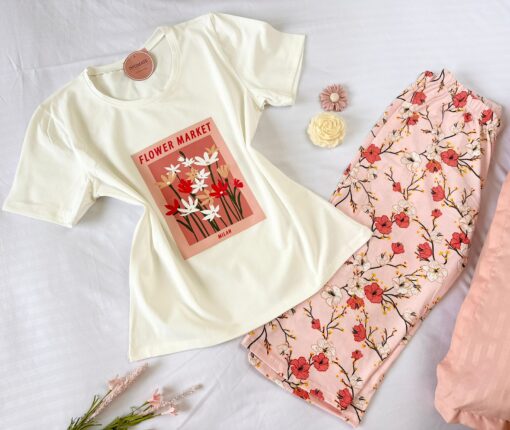 Pyjama Coton Pantacourt Rose & Blanc Fleurie – Image 1