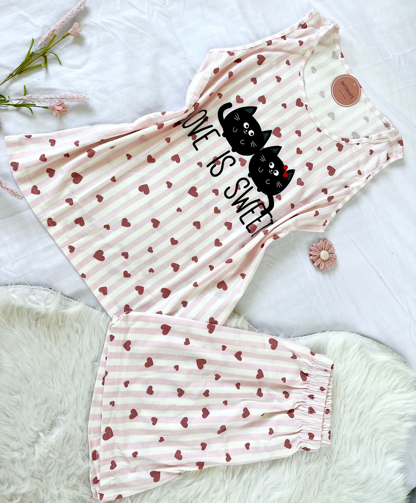 IMG-20250718-WA0165 Pyjama Short Coton Rose Rayé "Love Is Sweet" – Image 1