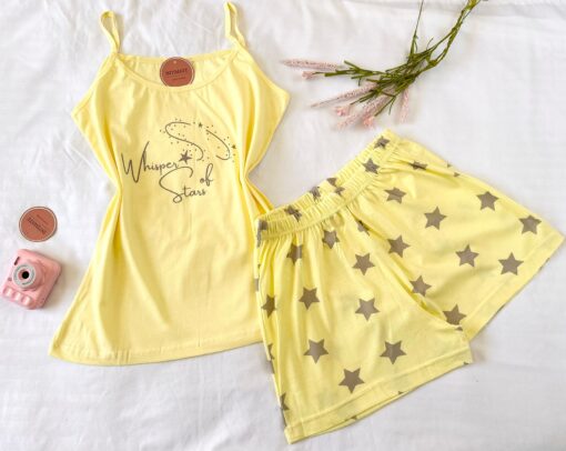 Pyjama Short Coton Jaune Imprimé Étoiles – Image 1