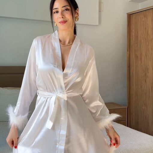 Robe de Chambre Mariée en Satin & Plumes Blanche "Bride"