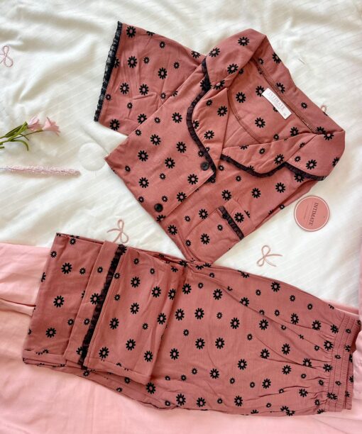 Pyjama Chemise Nude Pointillé Fleurs Noires