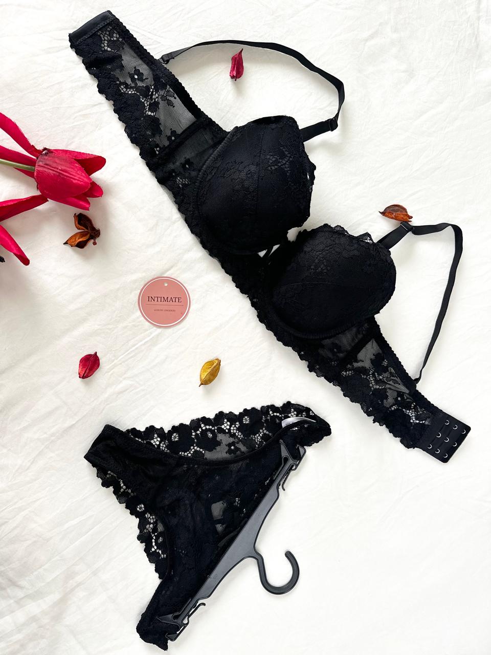 IMG-20250926-WA0102 Soutien De Gorge et Culotte Dentelle Florale Noir – Image 1