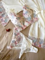 Parure Blanc Cassé 7 Pièces Satin De Soie & Dentelle Fleurie – Image 2
