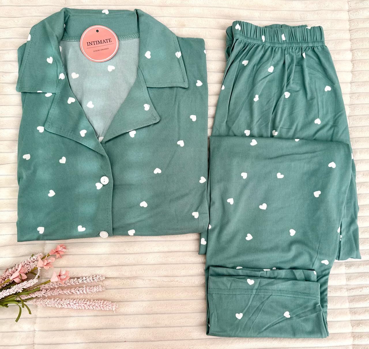 IMG-20251009-WA0007 Pyjama Chemise Manches Longues Vert Doux Pointillé Cœurs – Image 1