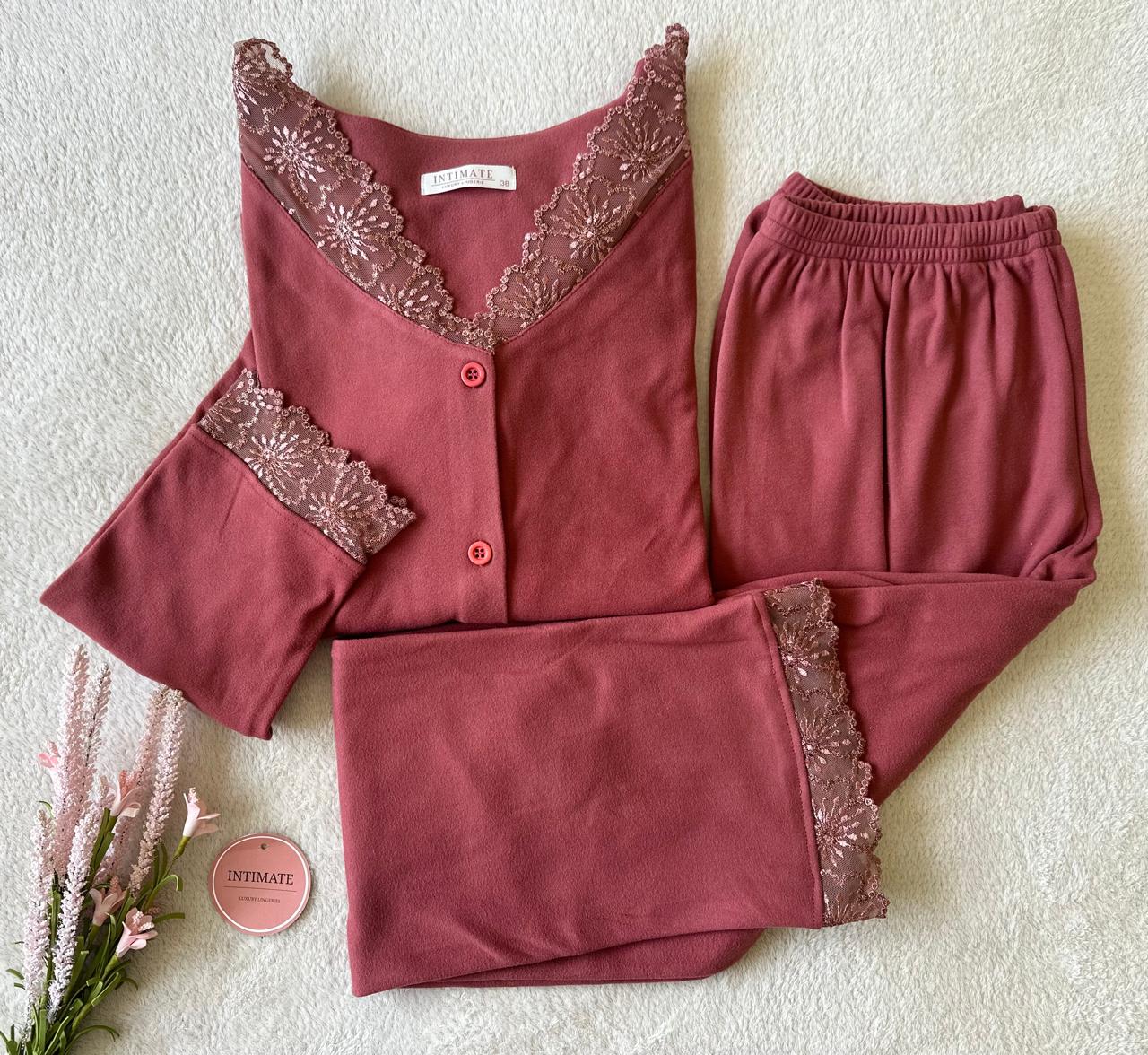 IMG-20251019-WA0003 Pyjama Chemise Velours Soft & Dentelle Rose Nude – Image 1