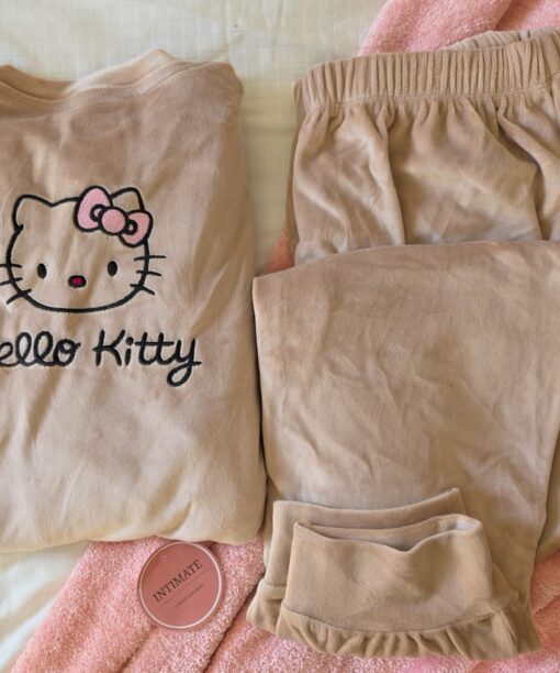 Pyjama Velours Beige Hello kitty (Dessin au dos)