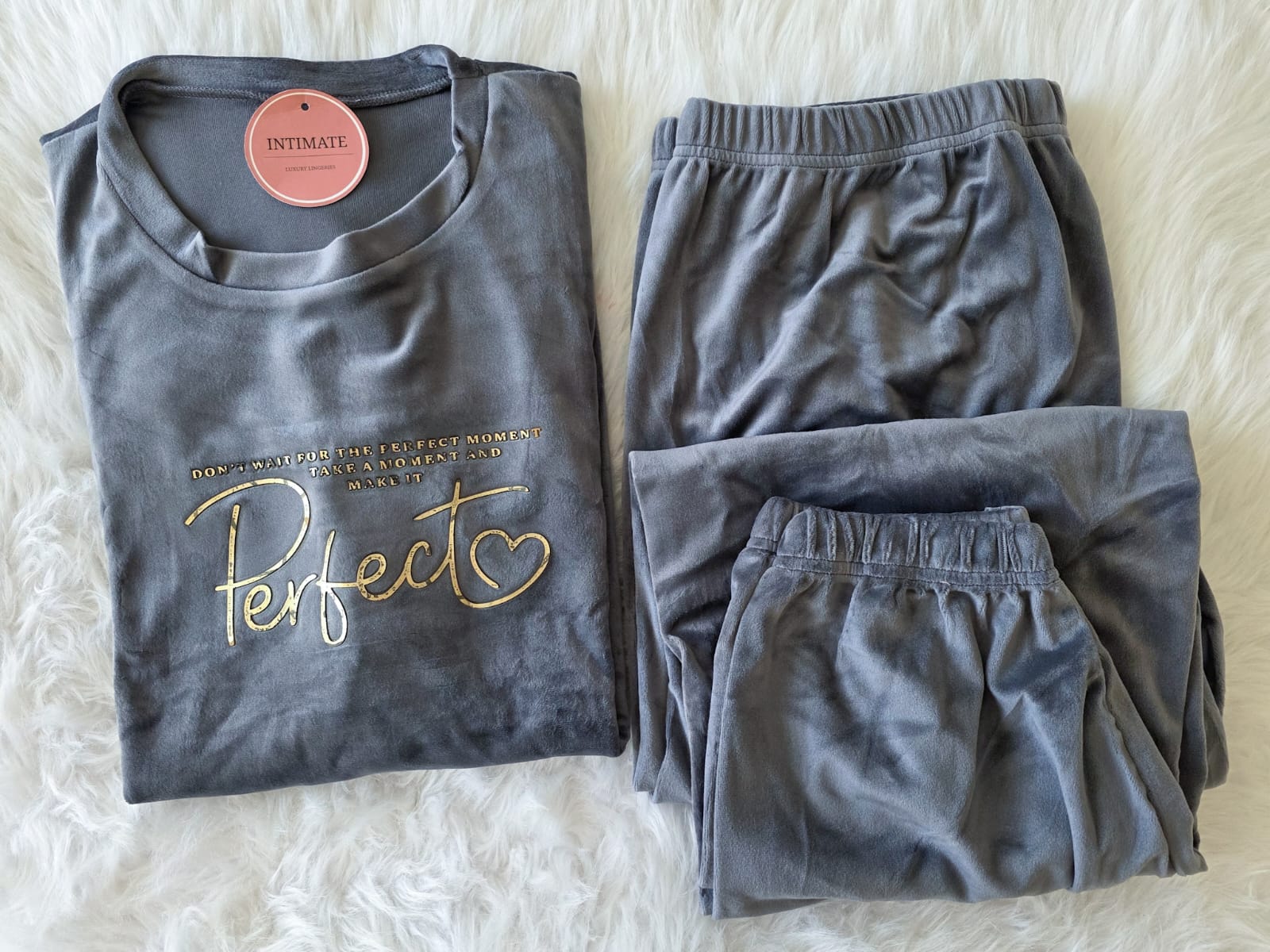 IMG-20251114-WA0039 Pyjama Velours Gris "Perfect" – Image 1