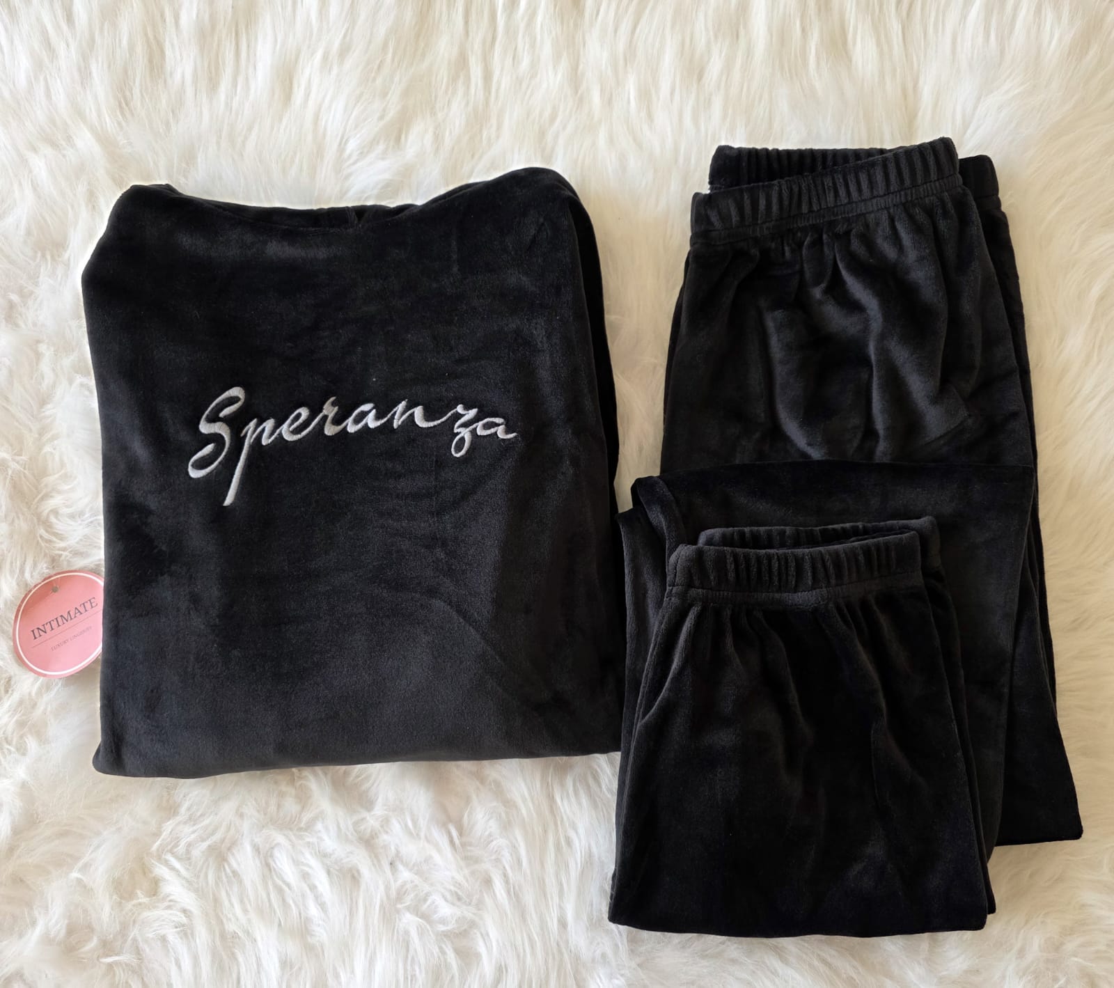 IMG-20251115-WA0009 Pyjama Velours Capuche Noir "SPERANZA" – Image 1