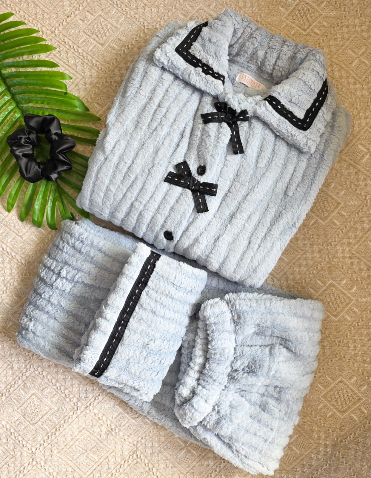 IMG-20251115-WA0049 Pyjama Chemise Polaire Bleu Ciel & Chouchou Gratuite – Image 1