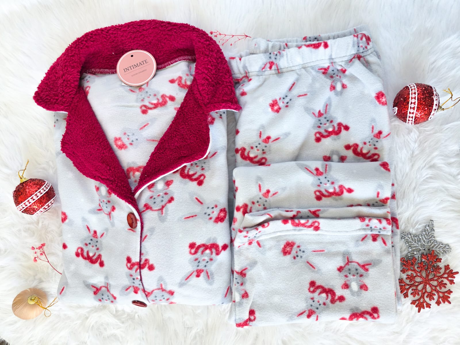 IMG-20251119-WA0012 Pyjama Chemise Polaire Gris & Rouge Imprimé Lapin – Image 1