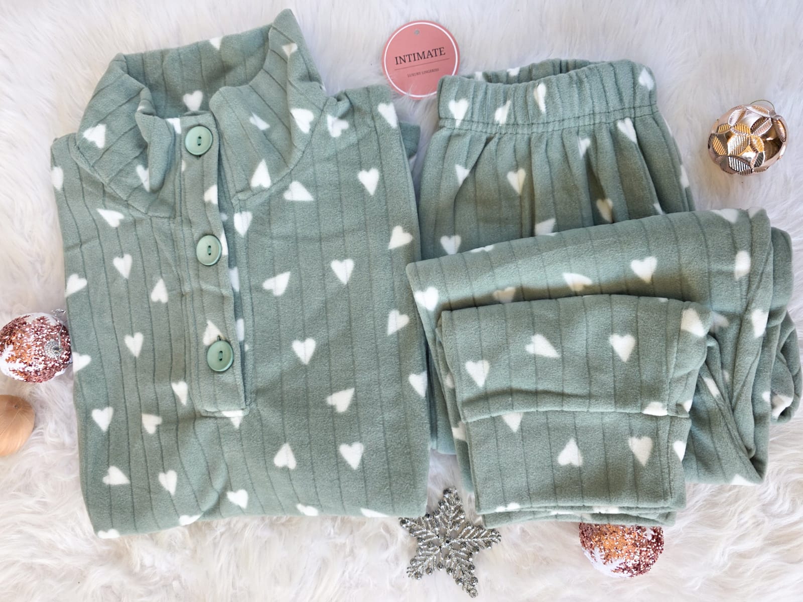 IMG-20251119-WA0018 Pyjama Polaire Vert Doux Pointillé Cœurs – Image 1