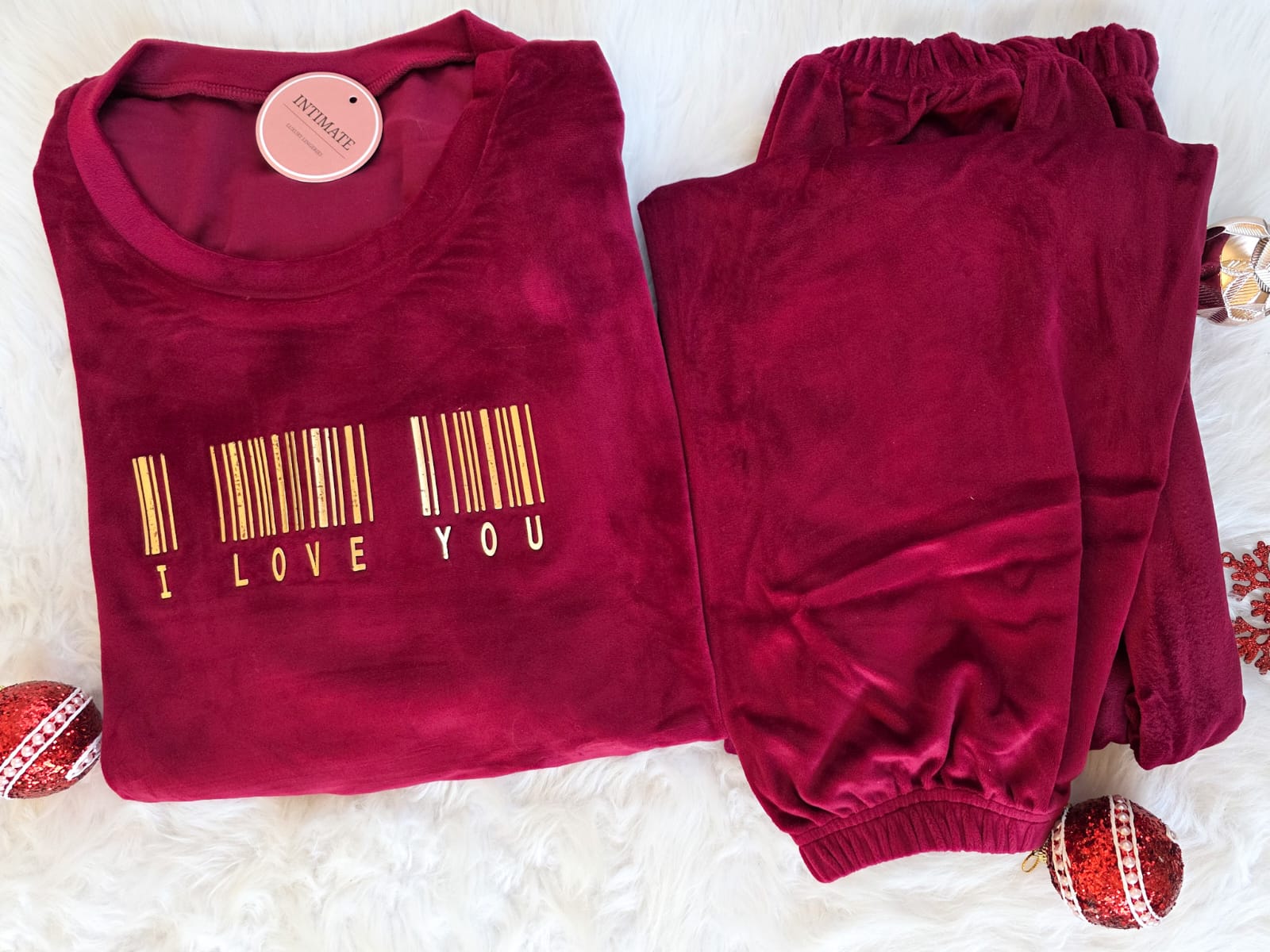 IMG-20251119-WA0030 Pyjama Velours Rouge "I Love You" – Image 1
