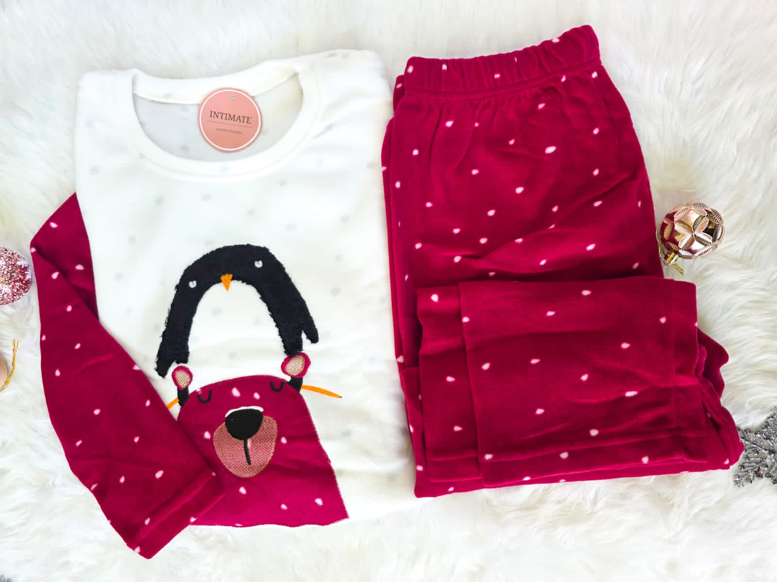 IMG-20251121-WA0073 Pyjama Polaire Rose Fushia & Blanc Imprimé Nounours – Image 1