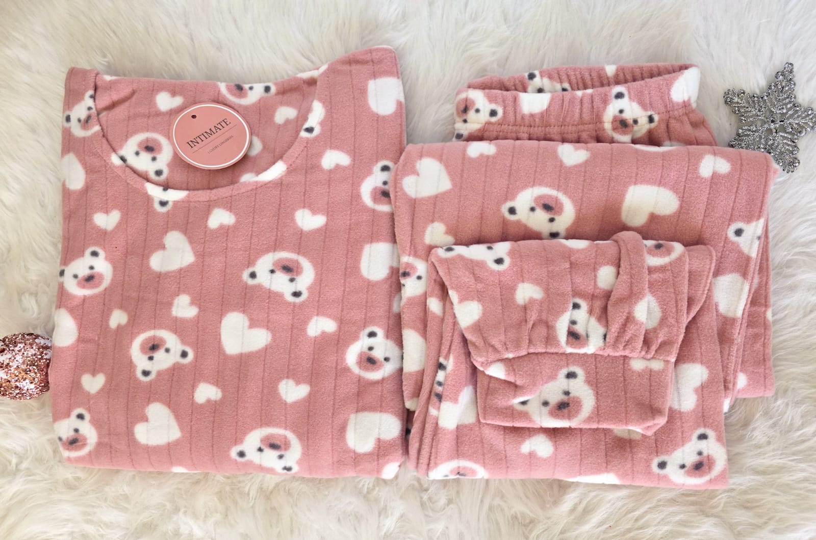 IMG-20251123-WA0097 Pyjama Polaire Rose Imprimé Nounours & Cœurs – Image 1