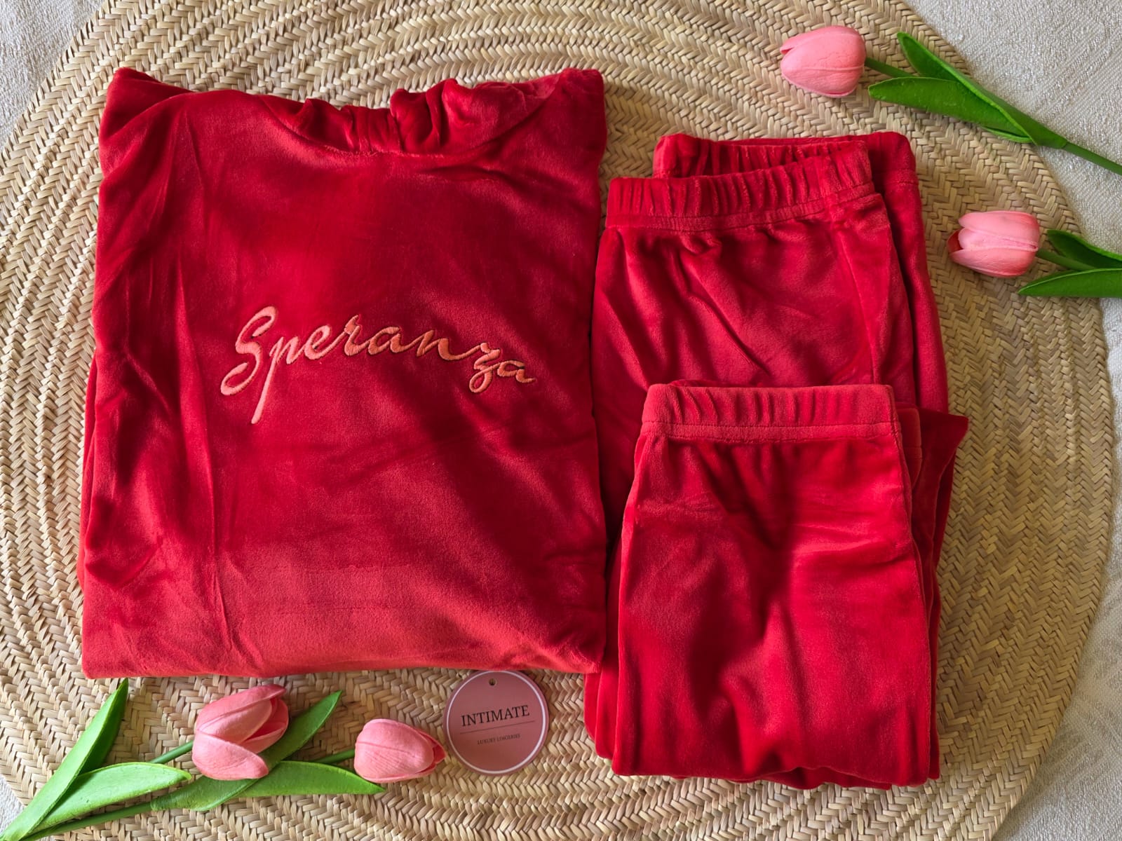 IMG-20251212-WA0065 Pyjama Velours Capuche Rouge "SPERANZA" – Image 1