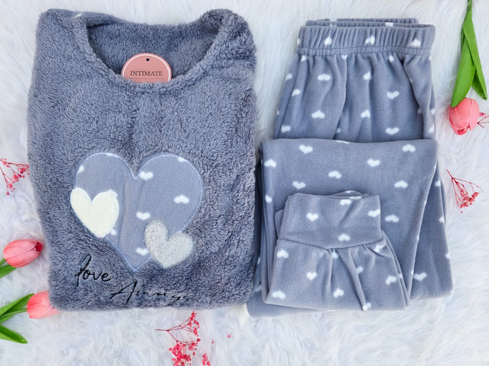 IMG-20251213-WA0023 Pyjama Polaire Bleu Imprimé Cœurs Blanc – Image 1