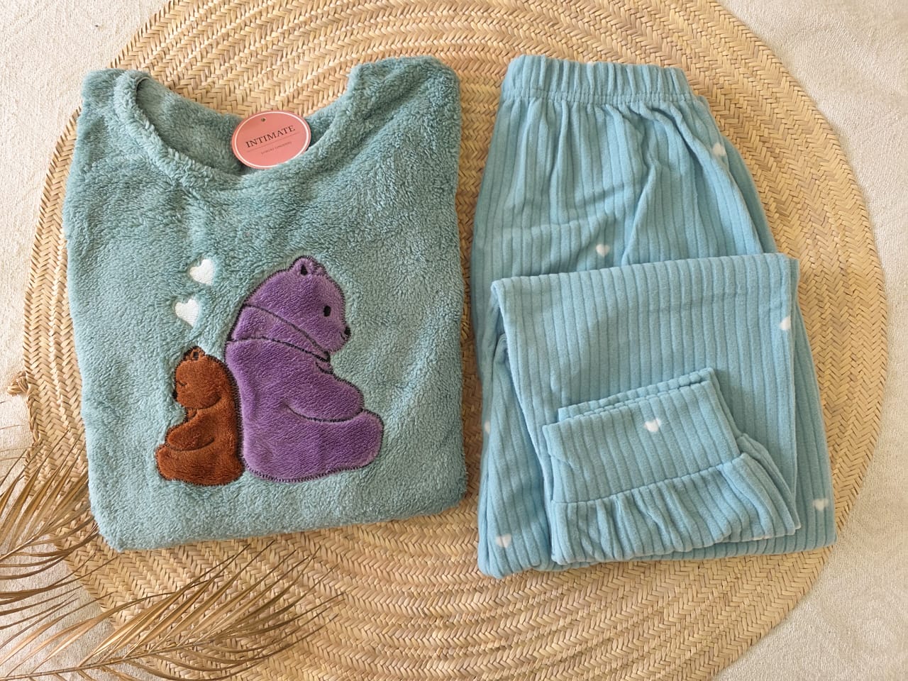 IMG-20251215-WA0059 Pyjama Polaire Vert Doux Nounours – Image 1