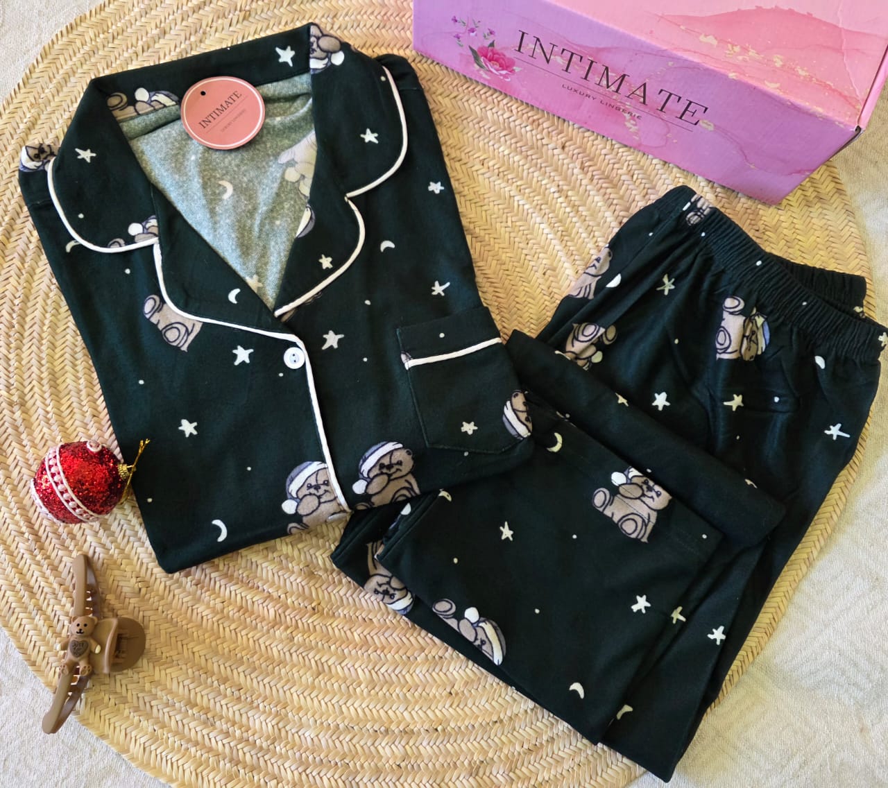 IMG-20260109-WA0086 Pyjama Chemise Velours Vert Imprimé Dabdoub – Image 1