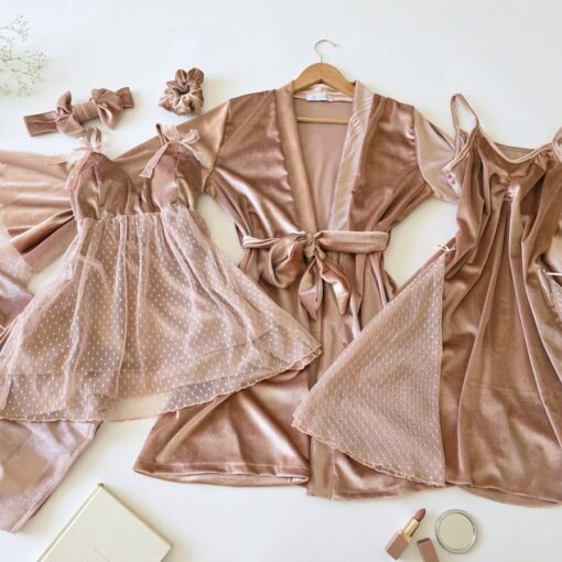 Parure Velours & Dentelle Beige Caramel 5 Pièces & 2 Accessoires