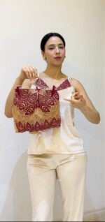 Parure Velours & Dentelle Beige & Rouge Bordeaux Pièces & 2 Accessoires – Image 5