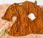 Pyjama 3 Pièces Coton Viscose Orangé Pointillé Fleurs Noirs – Image 2