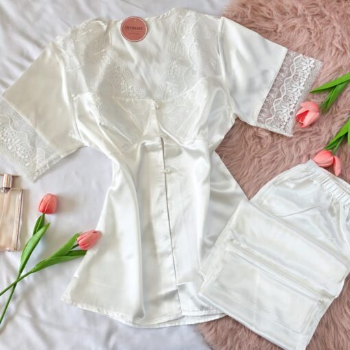 Pyjama Chemise Demi Manches Satin & Dentelle en Blanc