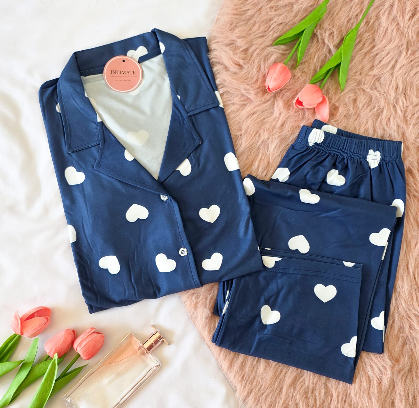 IMG-20260424-WA0032 Pyjama Chemise Demi Manches Bleu Imprimé Cœurs – Image 1