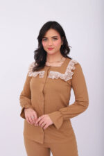 Pyjama Chemise Manches Longues Coton Camel & Dentelle Blanche