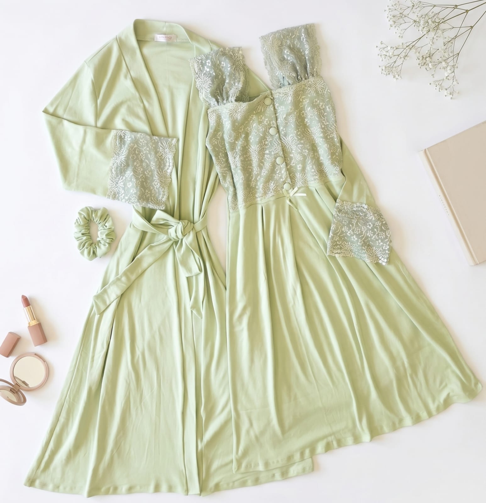 IMG-20260514-WA0000 Ensemble 2 Pièces Coton Interlock & Dentelle Vert & 2 Accessoires – Image 1