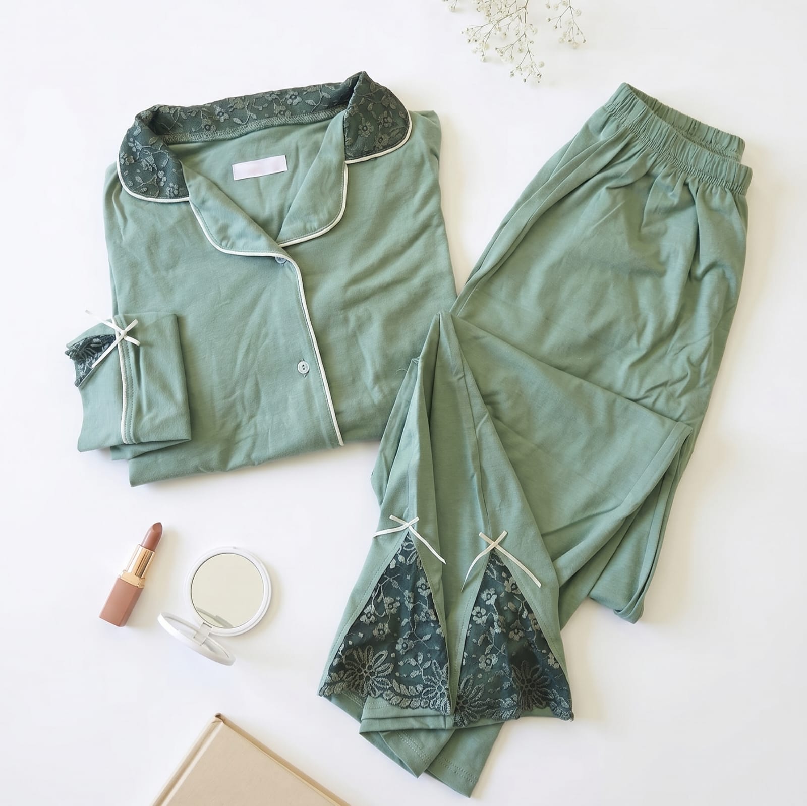 IMG-20260514-WA0002 Pyjama Chemise Manches Longues Coton & Dentelle Vert – Image 1