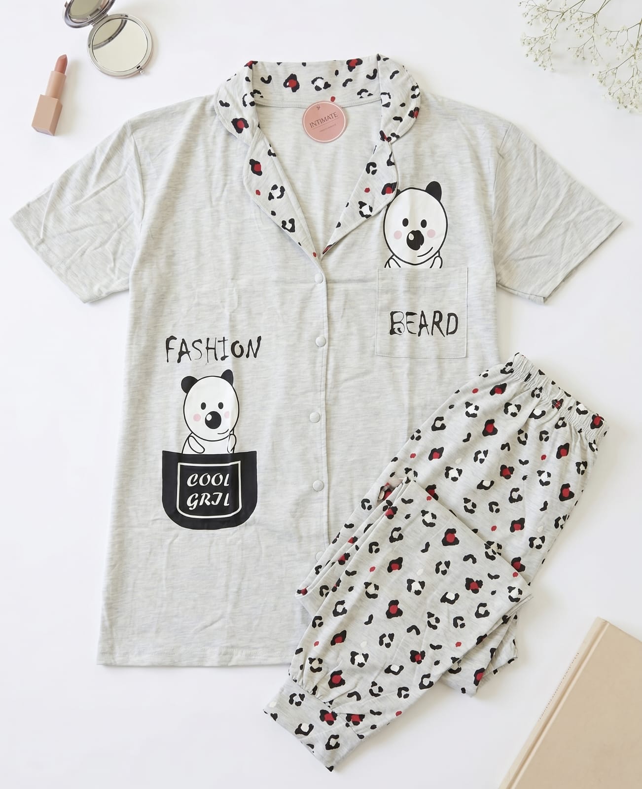 IMG-20260514-WA0019 Pyjama Chemise Pantalon Demi Manches Coton Gris "Cool Girl" – Image 1