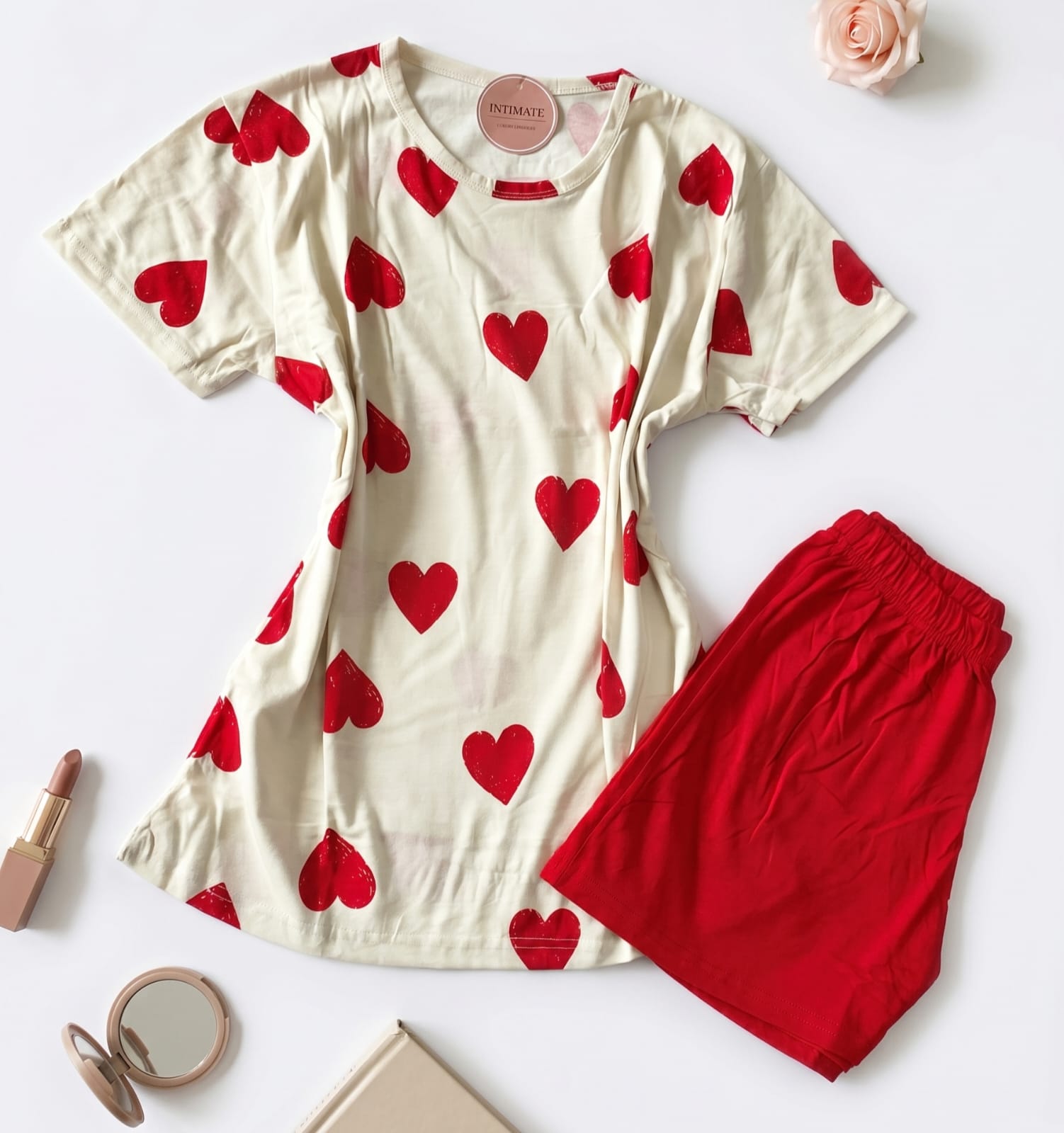 IMG-20260516-WA0001 Pyjama Short Demi Manches Coton Rouge Pointillé Cœurs – Image 1